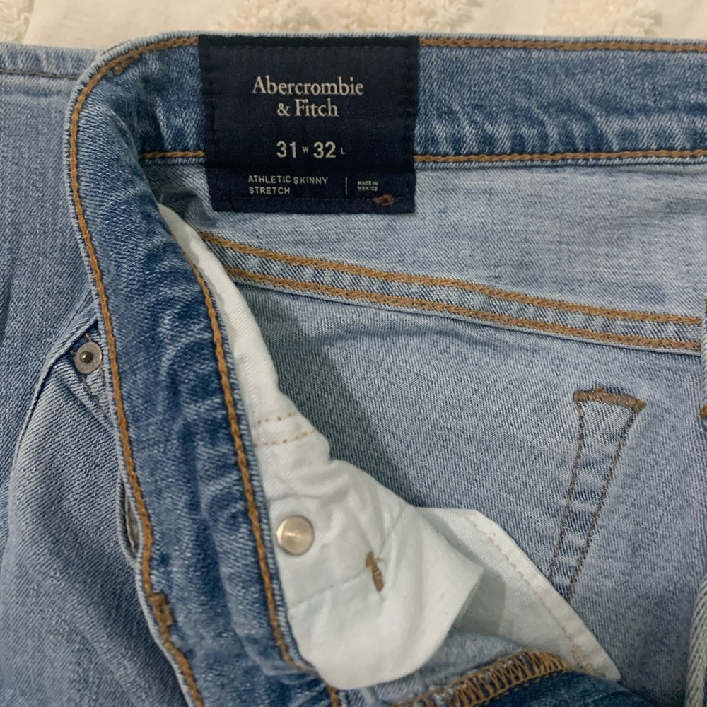 Jeans - Picture 2 of 4